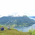 Med 9 Soverom