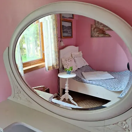 펜션 Ved Sjoen Og Fjellene Myklebostad (More og Romsdal)