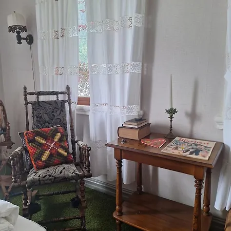 Ved Sjoen Og Fjellene Holiday home