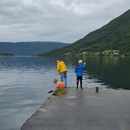 펜션 Ved Sjoen Og Fjellene *