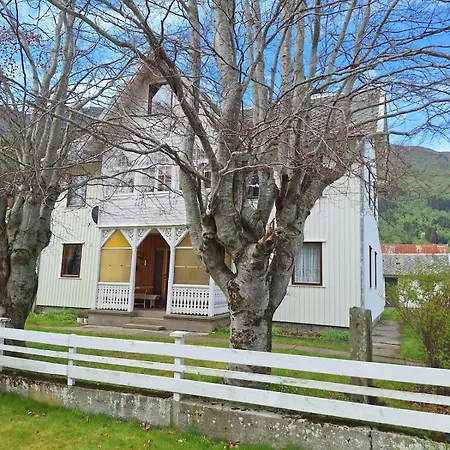 펜션 Ved Sjoen Og Fjellene *