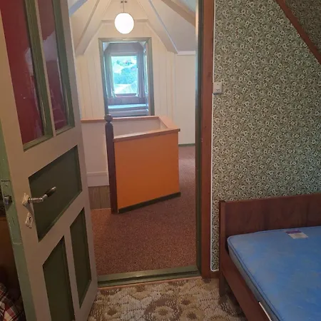 Ved Sjoen Og Fjellene 펜션 Myklebostad (More og Romsdal)