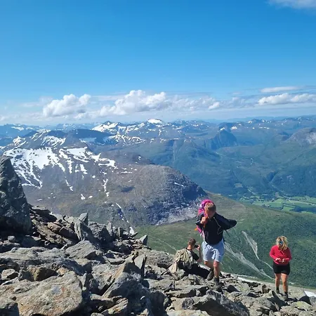 Med 9 Soverom Myklebostad (More og Romsdal)
