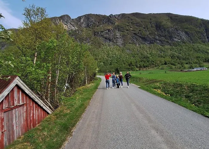 Сasa de vacaciones Ved Sjoen Og Fjellene Myklebostad (More og Romsdal)